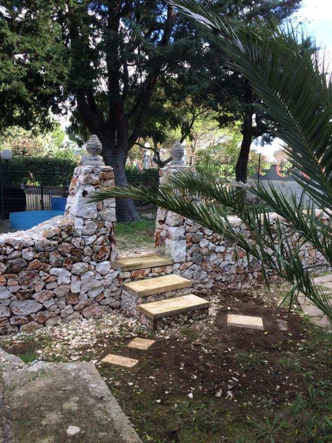 Villa L'Ottagono Con Cucina Parcheggio Privato Telecamerizzato E Wifi Gioia Del Colle Eksteriør bilde