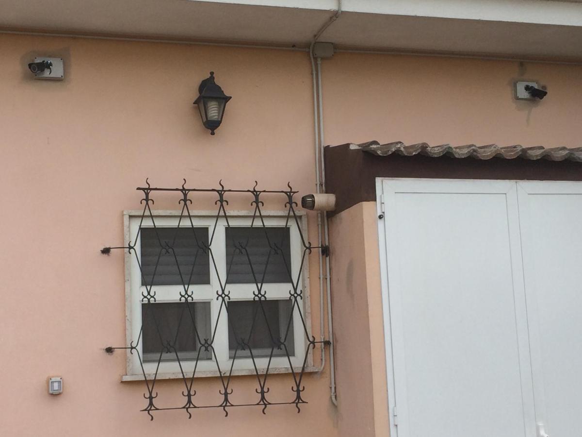 Villa L'Ottagono Con Cucina Parcheggio Privato Telecamerizzato E Wifi Gioia Del Colle Eksteriør bilde